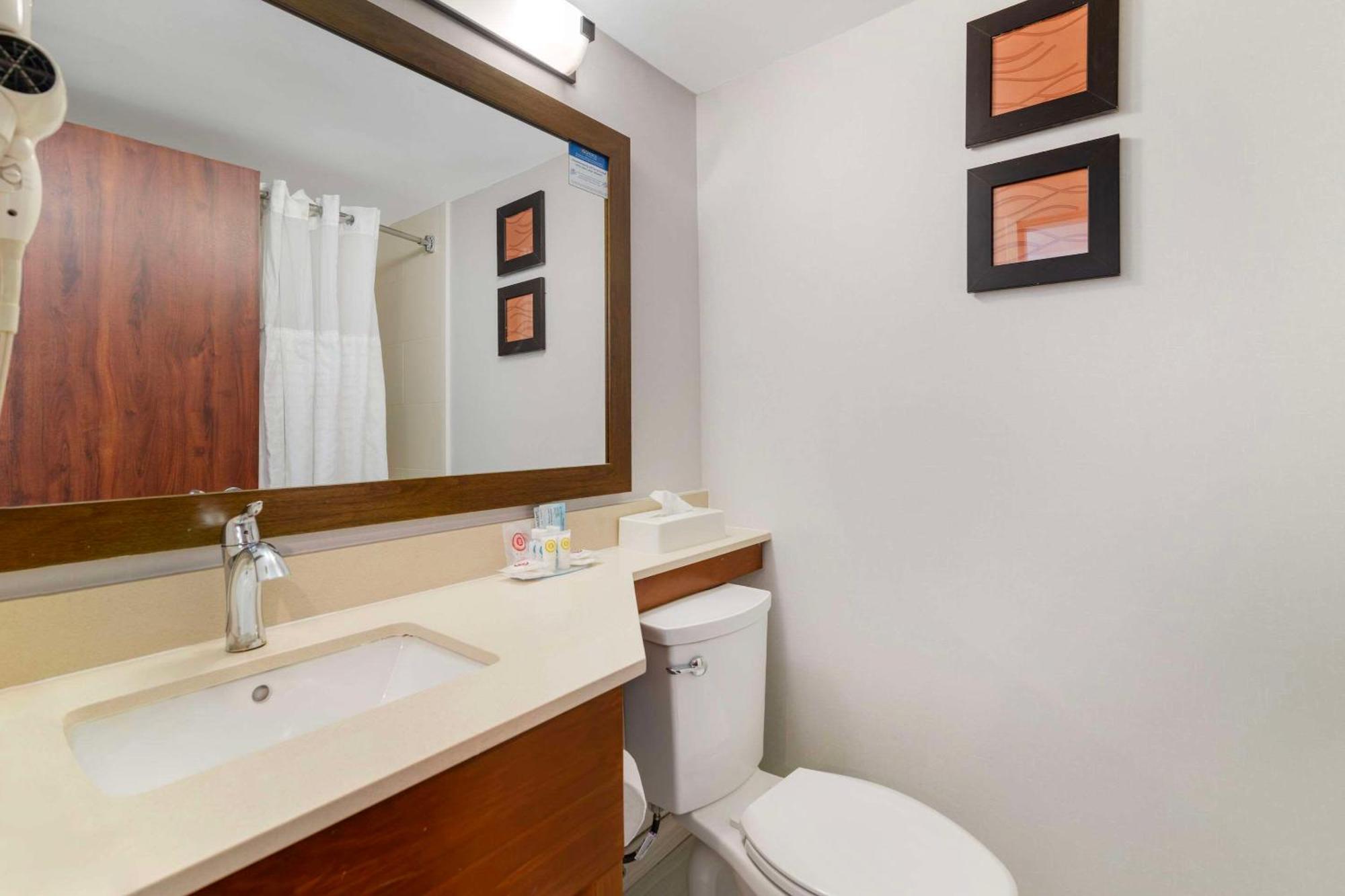 Comfort Inn Airport Μάντσεστερ Εξωτερικό φωτογραφία